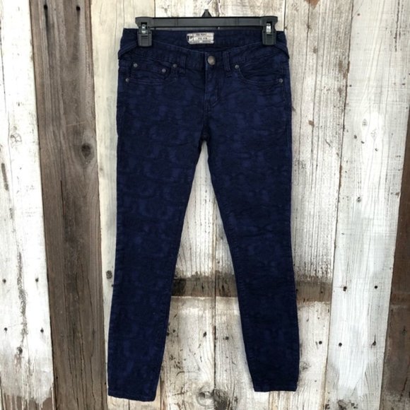 🐰 Free People Skinny Jeans Low Rise Indigo - Picture 4 of 9